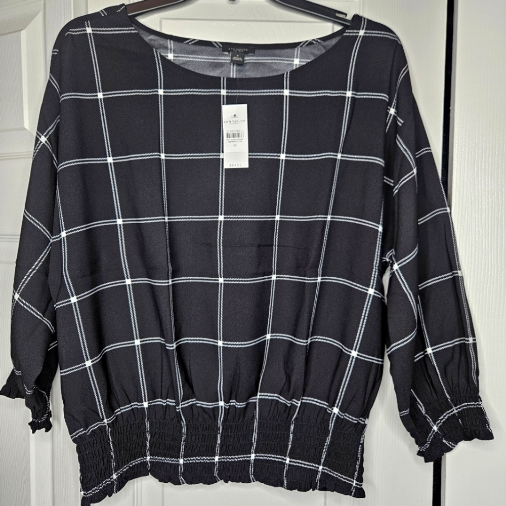 NWT Ann Taylor factory black and white window pane pattern blouse size M.